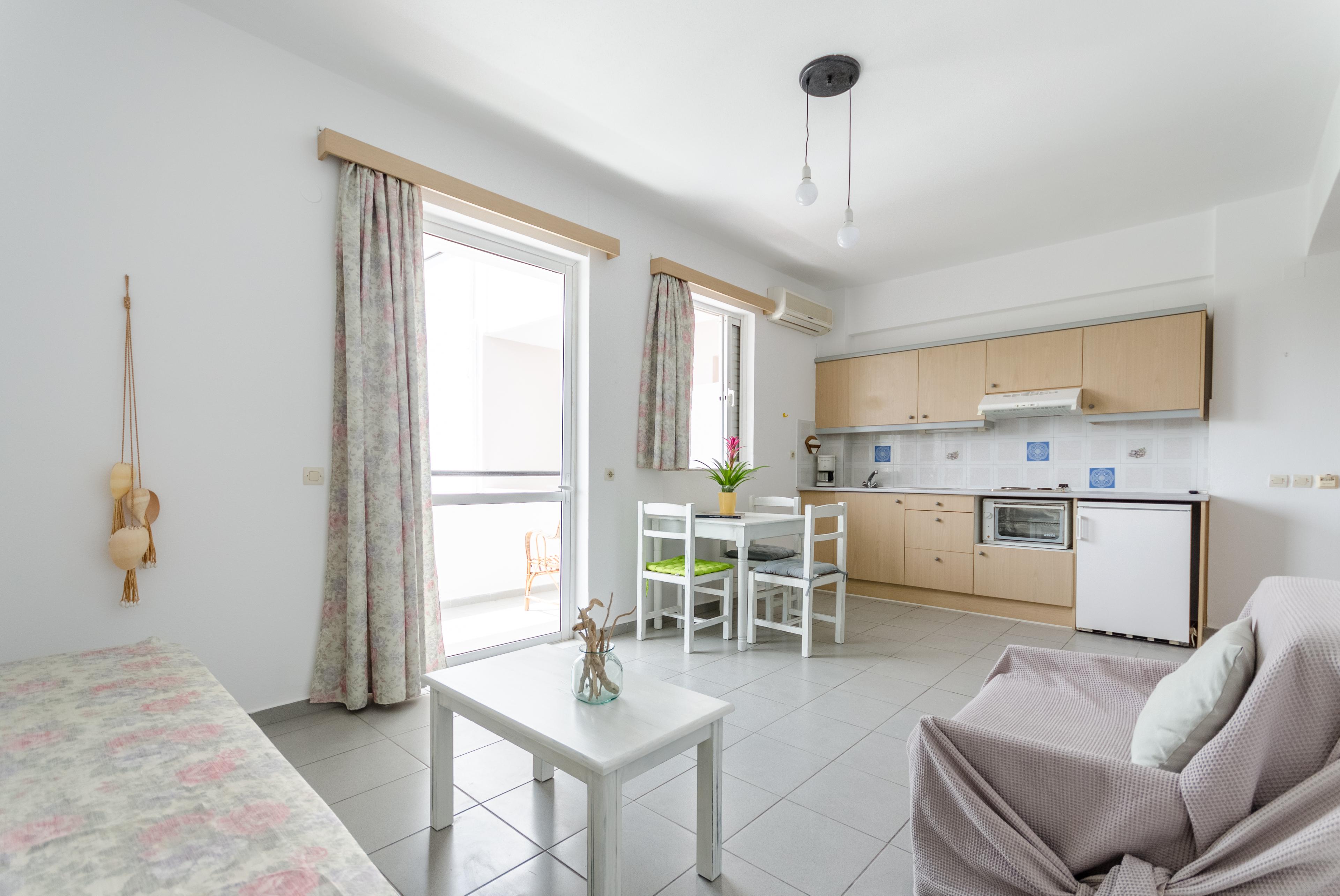 הרסוניסוס Happiness Apartments מראה חיצוני תמונה